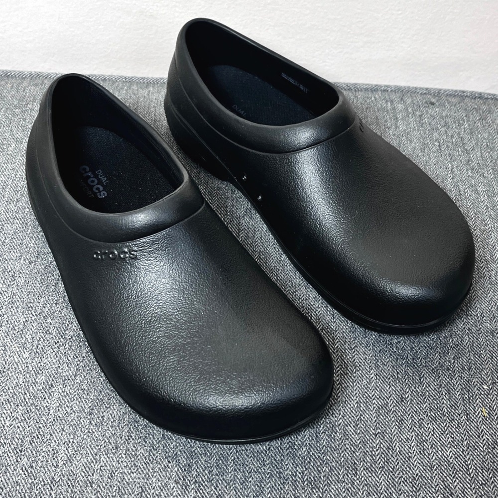 Crocs Neria Pro II Work Clogs Black Slip Resistant Shoes Mens 7 Womens 9 Chef